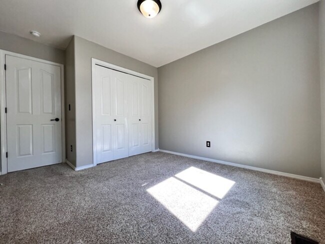 Building Photo - 14390 W Kettle Creek Dr