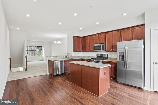 Building Photo - 2923 Glendale Ave