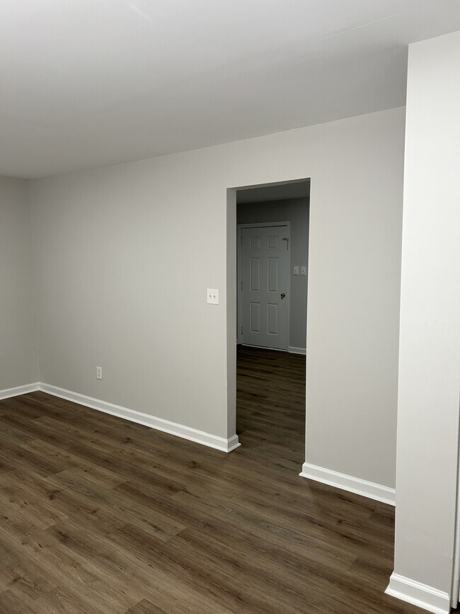 Building Photo - 702 62nd Ave N