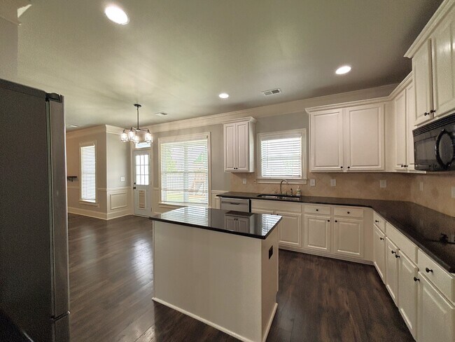 Building Photo - 781 Bridgewater Dr