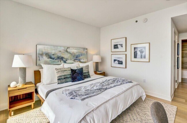 Building Photo - 201 Folsom St