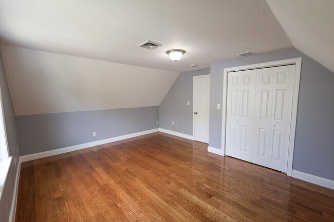 Building Photo - 70 Mt Hope St