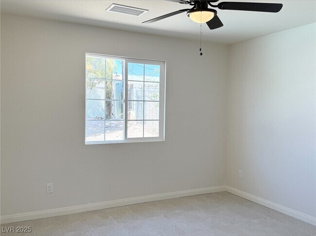 Building Photo - 236 Pershing Dr