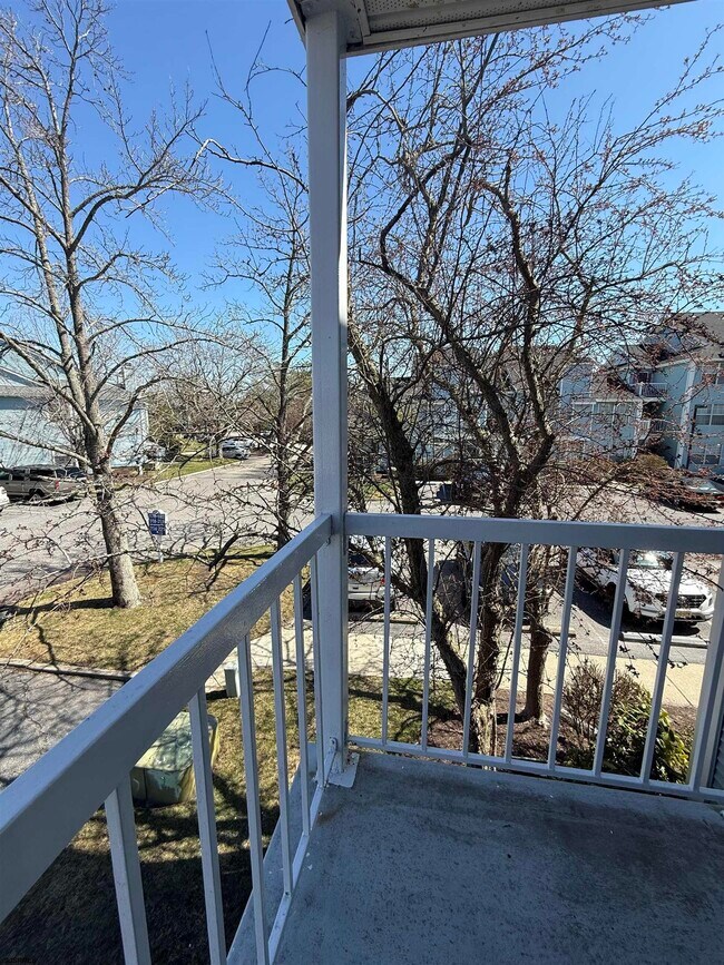 Building Photo - 208 Heather Croft