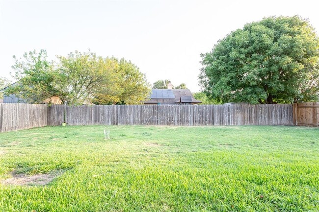 Building Photo - 109 Meadowside Dr