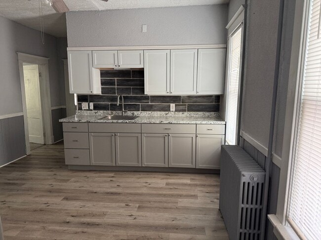 Building Photo - 24-26-26 Clarke Ave