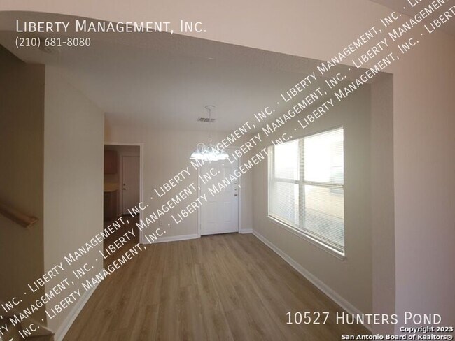 Building Photo - 10527 Hunters Pond