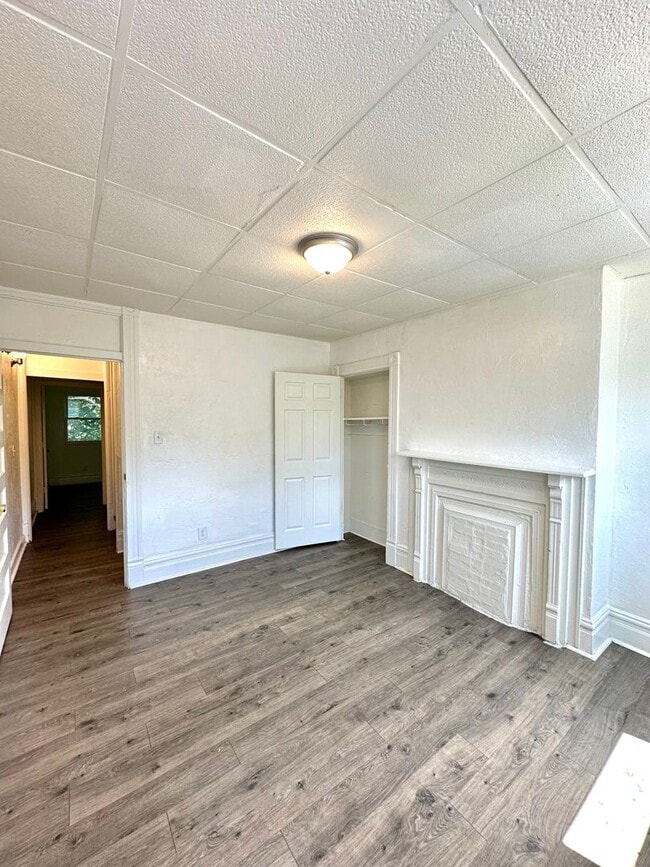 Building Photo - Updated 4 Bed, 1 Bath Home in Hazelwood - Central AC & Heat, Minutes from Downtown - Available Now!