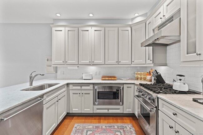 Building Photo - 77 Havemeyer Ln