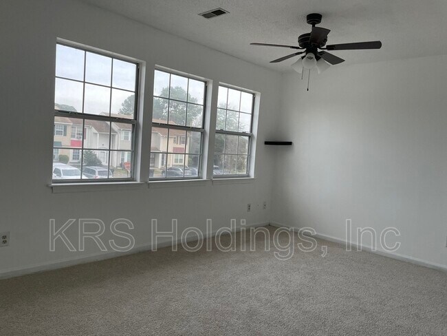 Building Photo - 1503 Garland Way