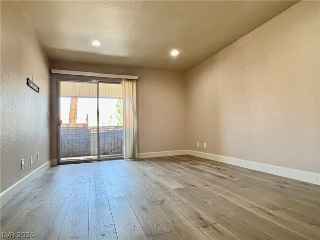 Building Photo - 5295 Indian River Dr