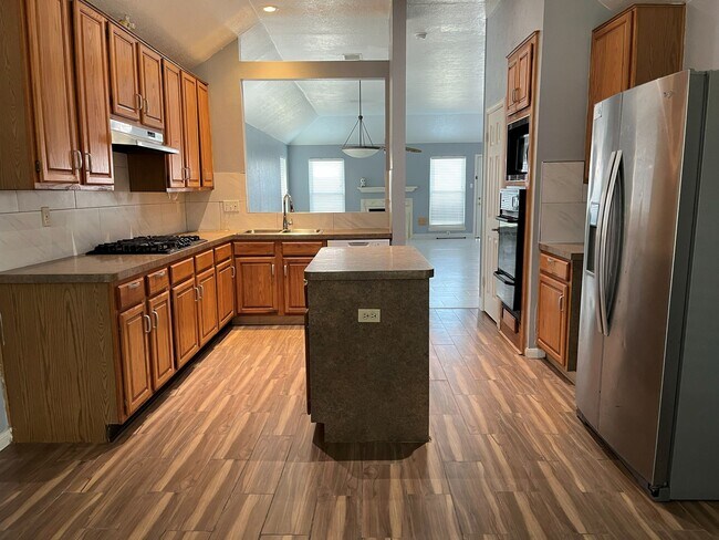 Building Photo - 2318 Pheasant Creek Dr