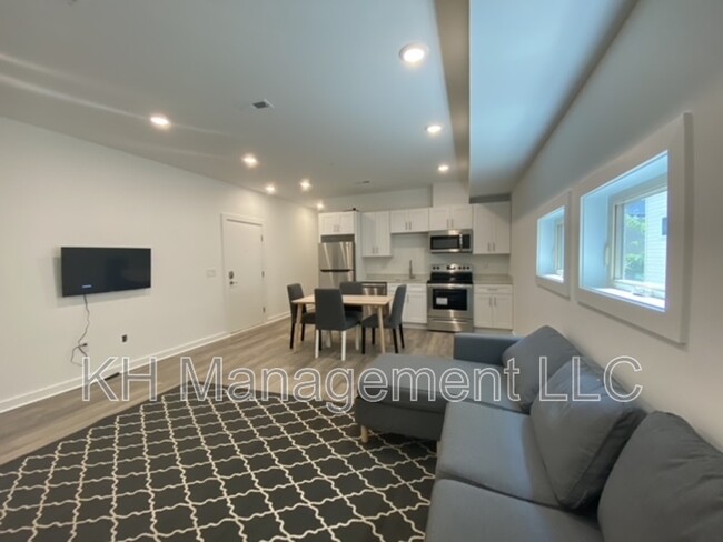 Primary Photo - 317 N 41st St