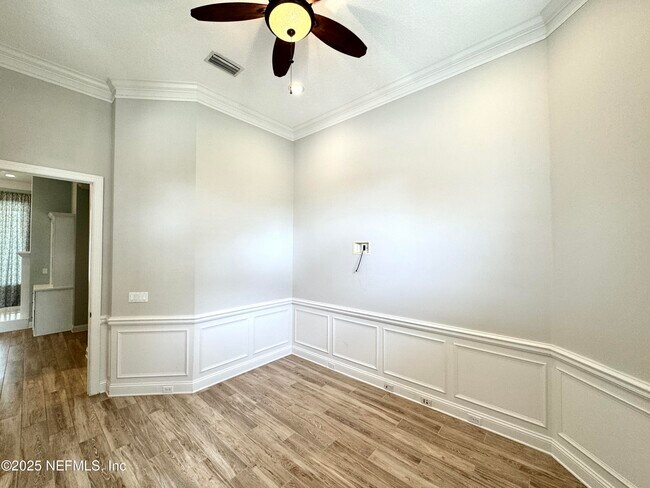 Building Photo - 642 Port Charlotte Dr