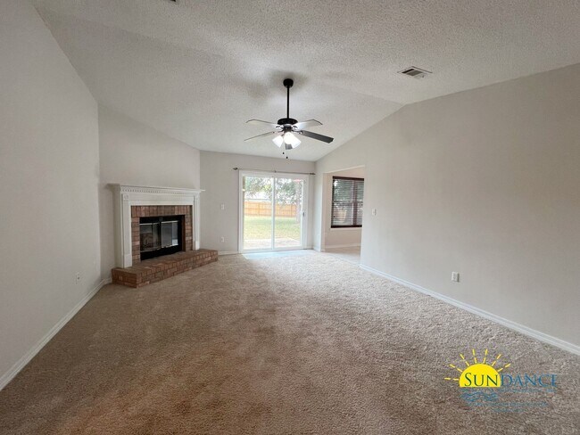 Building Photo - 223 Westview Dr