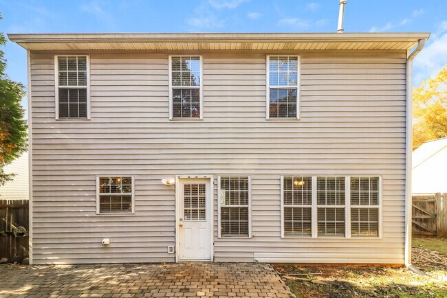 Building Photo - 3848 Sunview Dr NW