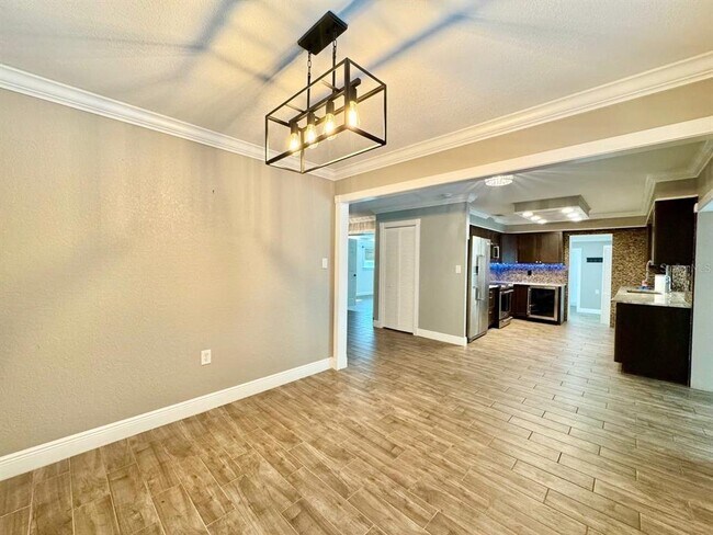 Building Photo - 4919 Chariton Ave