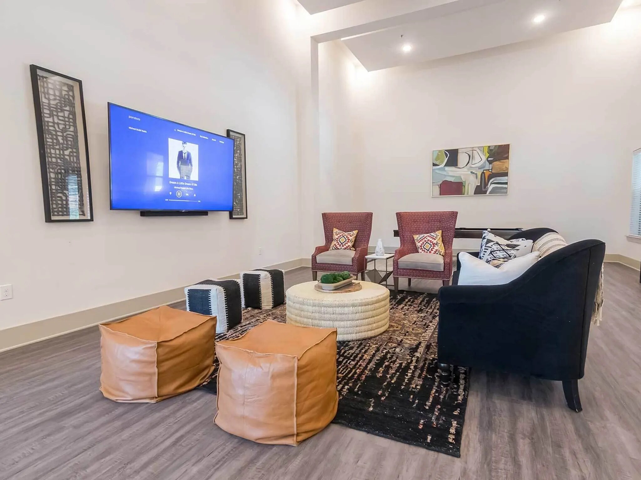 Building Photo - 2800 NE Green Oaks Blvd