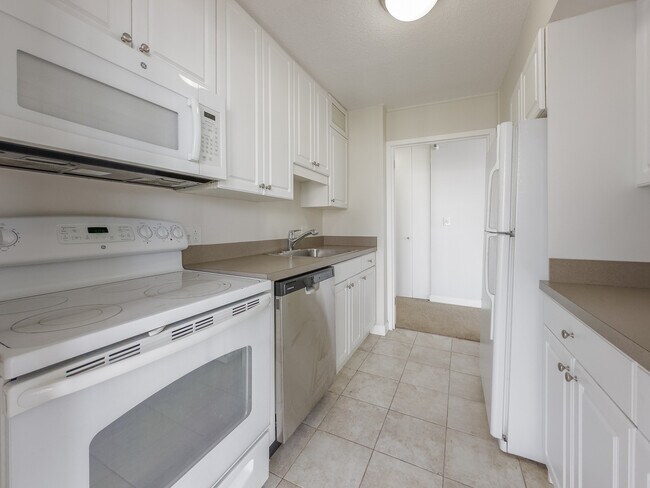 Building Photo - 10 E Ontario St