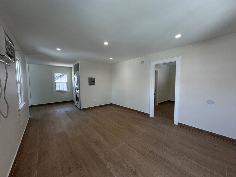 Building Photo - 14224 Friar St