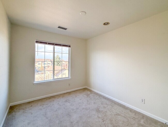 Building Photo - 5731 E 127th Pl