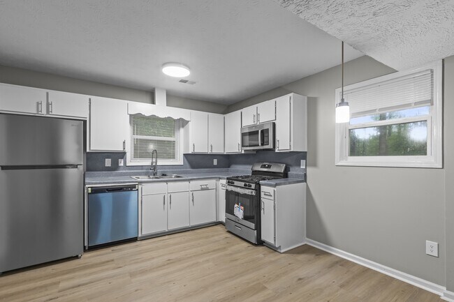 Building Photo - 1227 Creek Forest Ct NW