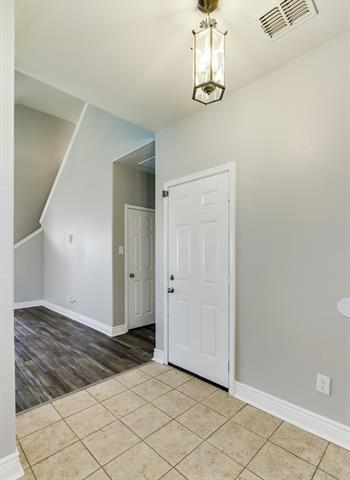 Building Photo - 1229 Artesia Dr