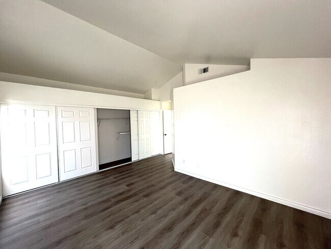 Building Photo - Spacious 4-Bedroom Home with Large Backyard in Moreno Valley