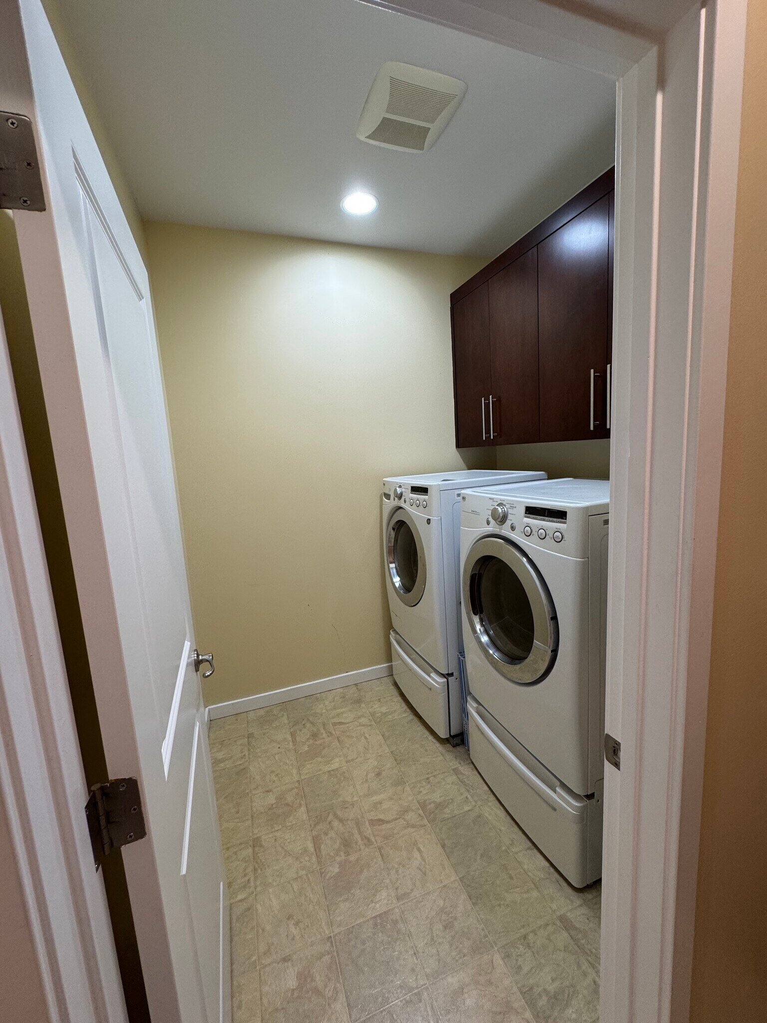 Building Photo - 3192 Fallen Leaf St