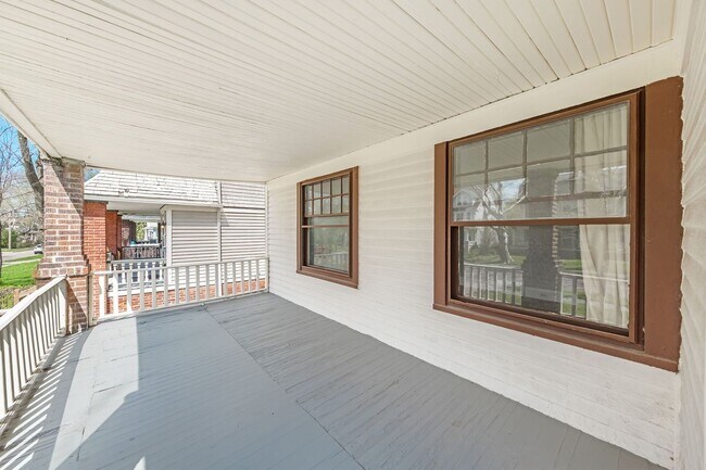 Building Photo - 1695 Glenmont Rd