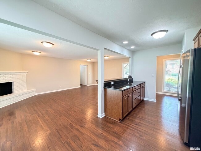 Building Photo - 122 W Morningside Dr