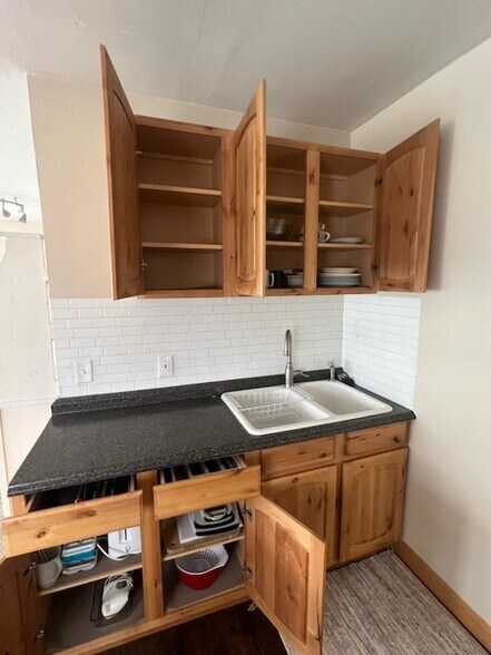 Building Photo - 1352 Pheasant Way