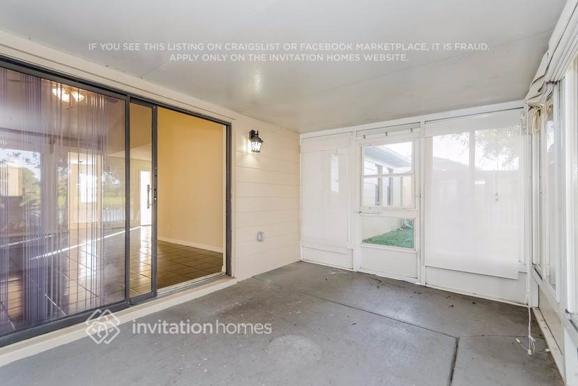 Building Photo - 203 N Lake Ct