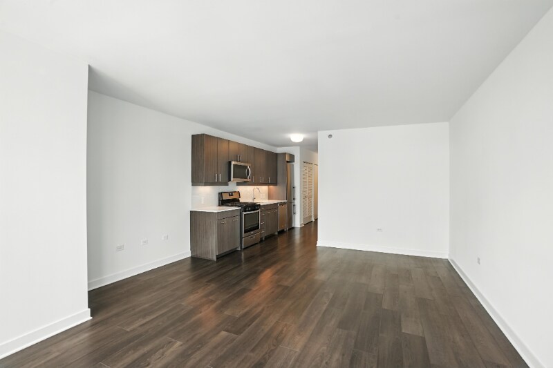 Building Photo - 7 N State St