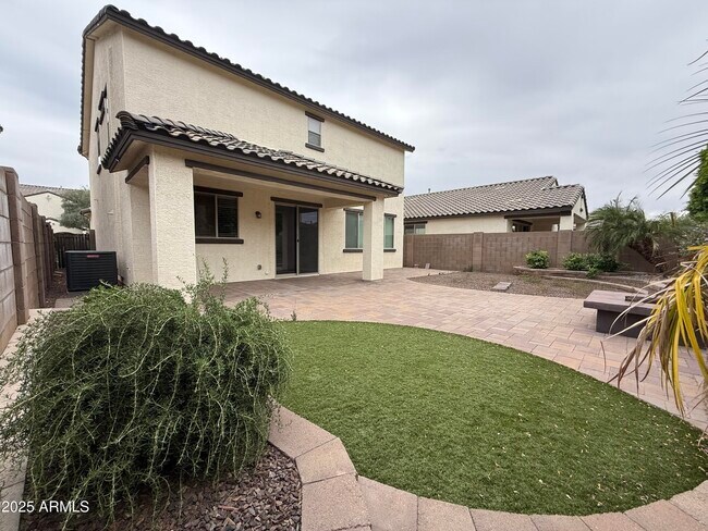 Building Photo - 12038 W Briles Rd