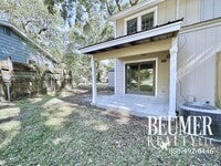 Building Photo - $450 Off Move In Special Adorable 2br 1.5 ...