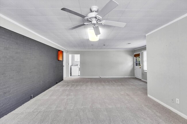 Building Photo - 317 Kensington Dr