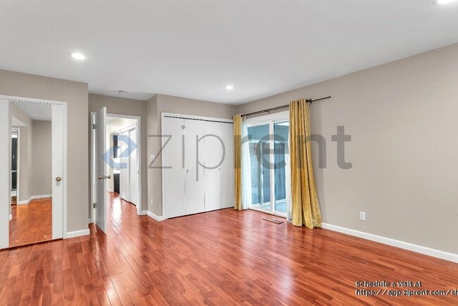 Building Photo - 341 Malcolm Ave