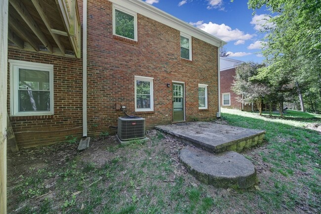 Building Photo - Charming Matthews Home for Rent!