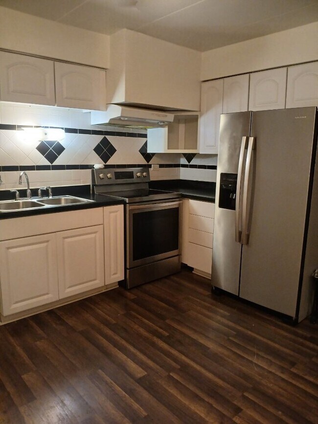 Building Photo - 18204 Exchange Ave