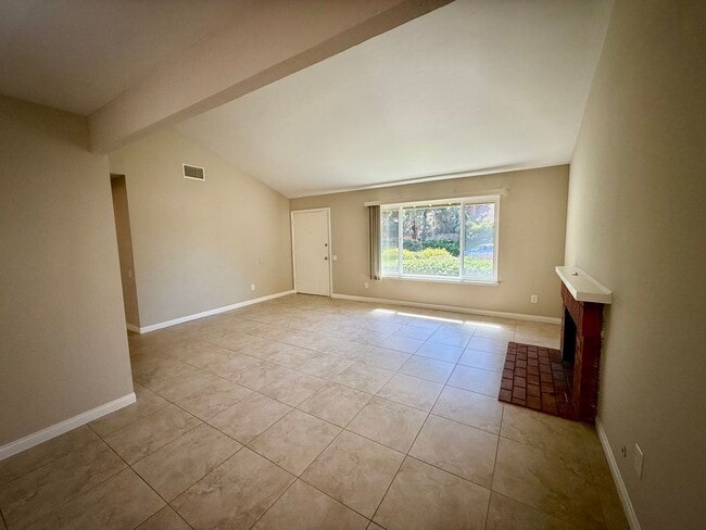 Building Photo - Your Dream Rental Home in Rancho Penasquit...