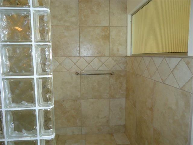 Building Photo - 9903 Grand Oak Dr