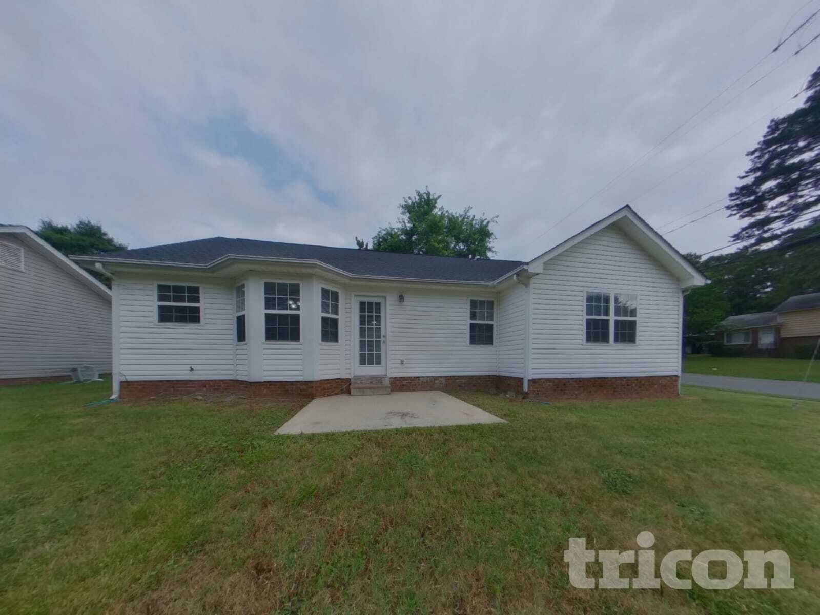 Building Photo - 2736 Daffodil Dr