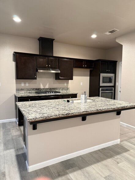 Kitchen - 4358 Strathmore Pl