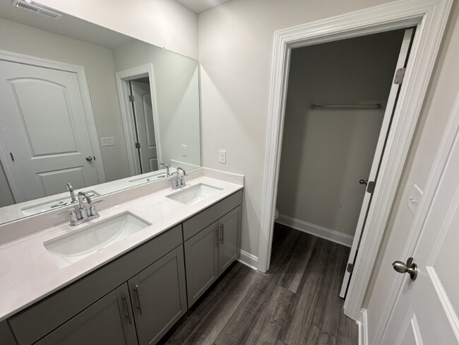 Building Photo - 4525 Skywood Ln