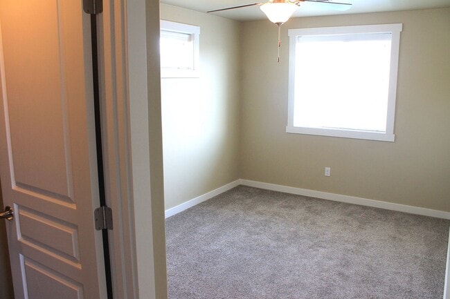 Building Photo - Southeast Boise Rental - Close to Micron