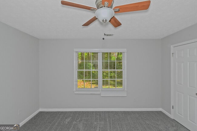 Building Photo - 213 Robin Ln