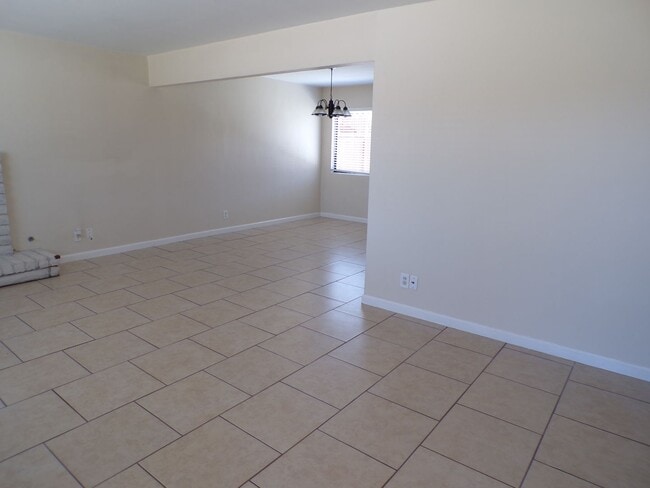 Building Photo - Nicely Upgraded Single Story Home in Vande...