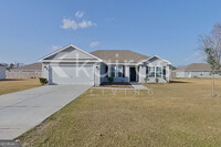 Building Photo - 228 Western Red Cedar Dr