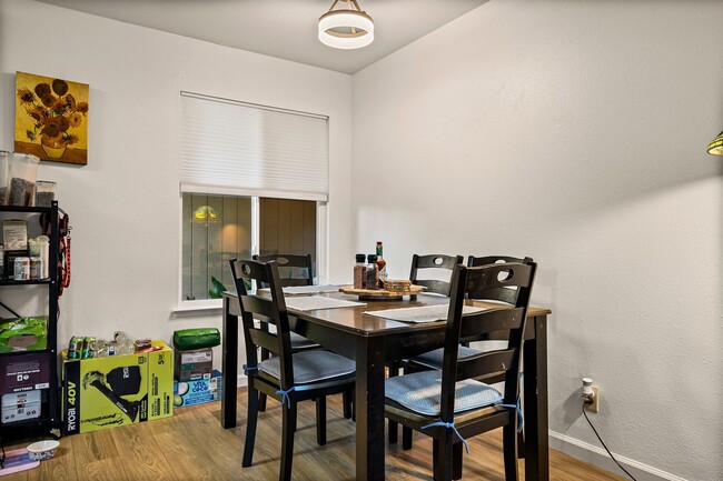 Building Photo - Updated Condo In Richfield Gardens Community!